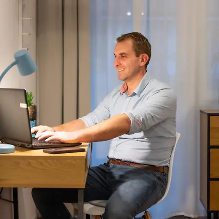 Apartmenthaus 아파트호텔 마르크도르프