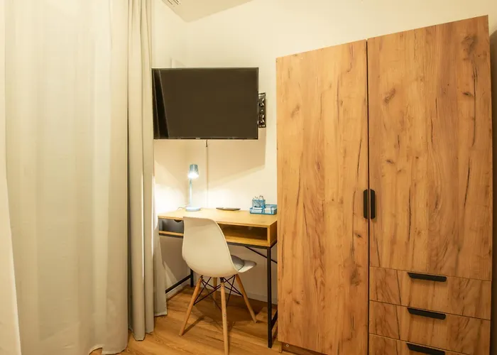 Apartmenthaus מלון דירות